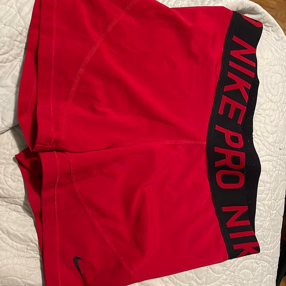 Women’s Nike Pro